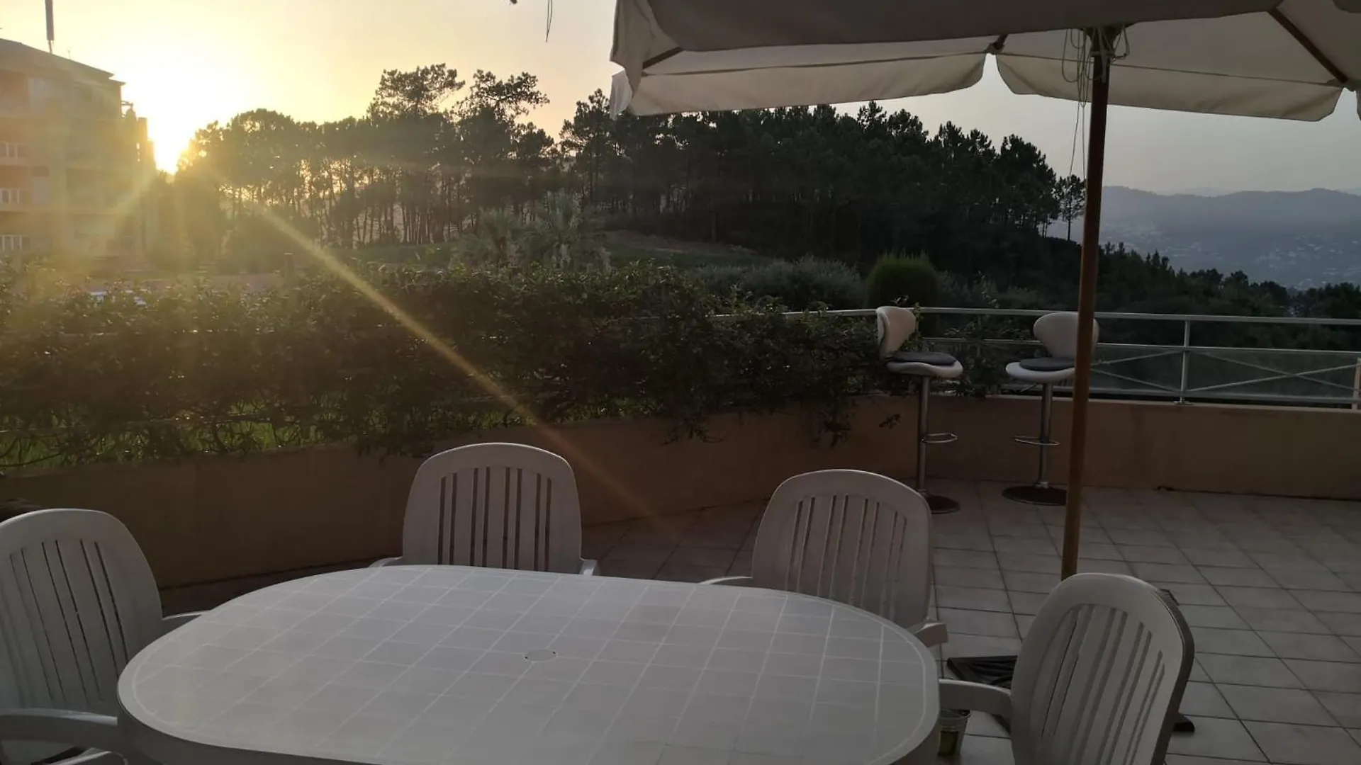 2 Bedroom Apartment With Large Terrace Théoule-sur-Mer